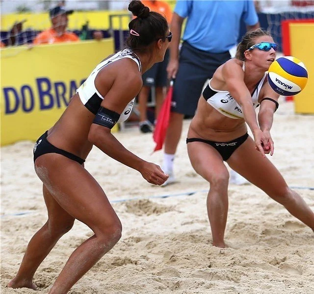 Sexy Beach Babes Playing Volleyball - Hot Women in Bikinis on Sand