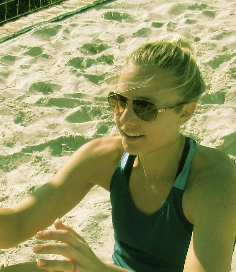 Sexy Beach Babes Playing Volleyball - Hot Women in Bikinis on Sand