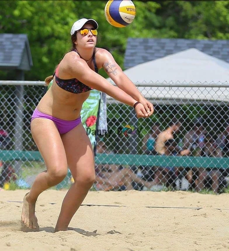 Sexy Beach Babes Playing Volleyball - Hot Women in Bikinis on Sand