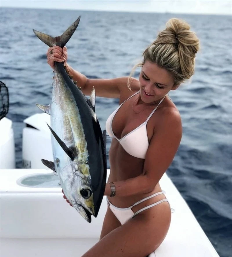 Sexy Babes Fishing: Hot Girls Catching Fish in Bikinis