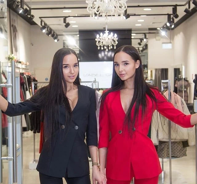 Sexy Twin Sisters: Hot Blonde Babes in Lingerie - Seductive Sibling Photo Shoot