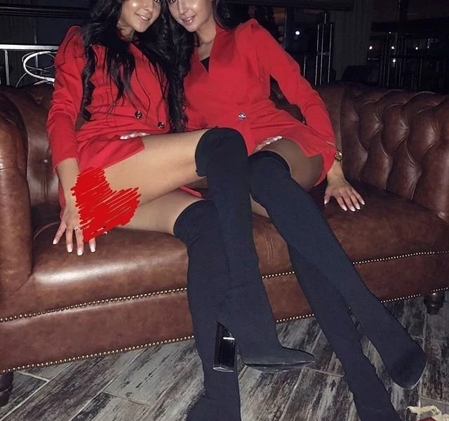 Sexy Twin Sisters: Hot Blonde Babes in Lingerie - Seductive Sibling Photo Shoot