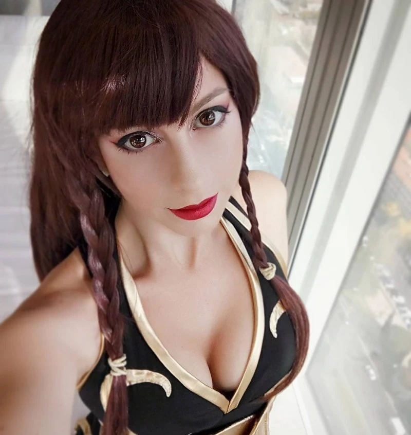 Seductive and Beautiful Cosplay Girls: Explicit Photoshoot