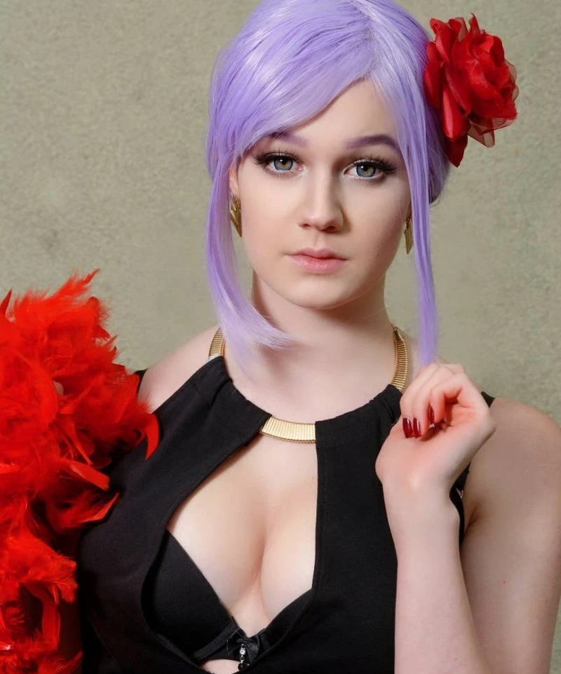 Seductive and Beautiful Cosplay Girls: Explicit Photoshoot