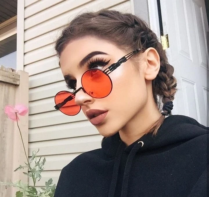 Sexy Babes: Hot and Cute Girls in Provocative Poses