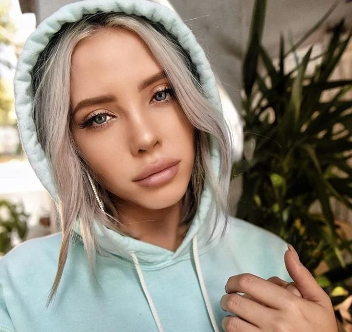 Sexy Babes: Hot and Cute Girls in Provocative Poses