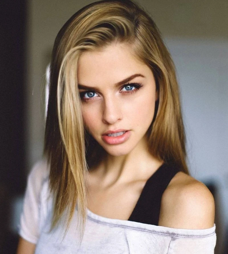 Sexy Babes: Hot and Cute Girls in Provocative Poses