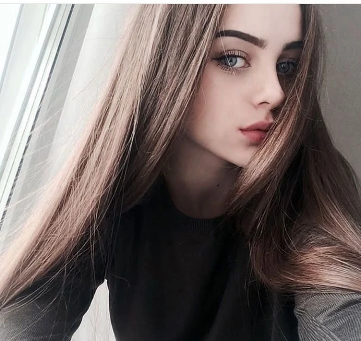 Sexy Babes: Hot and Cute Girls in Provocative Poses