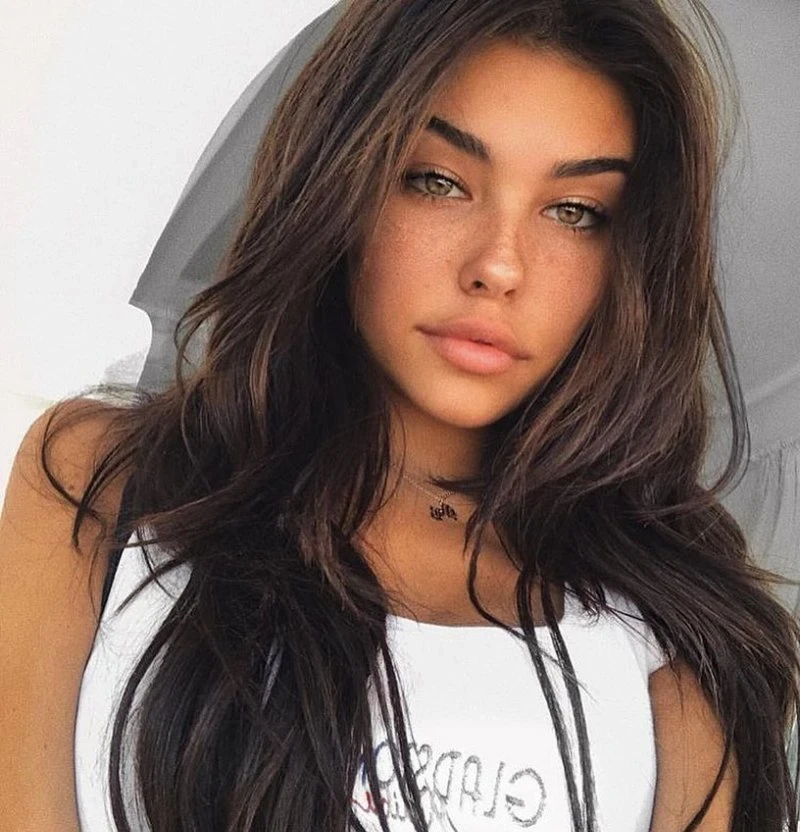 Sexy Babes: Hot and Cute Girls in Provocative Poses