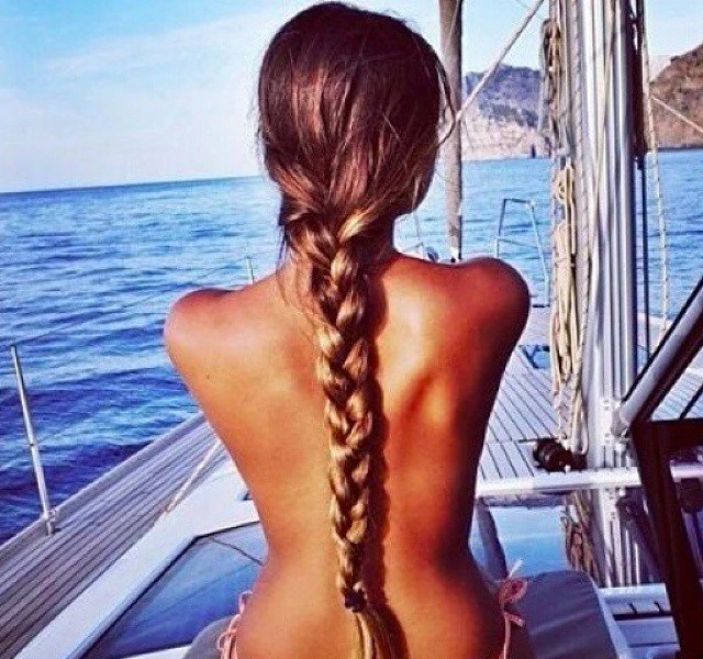 Sun-Kissed Summer Beauties: Hot Babes Showing Off Tanned Bodies