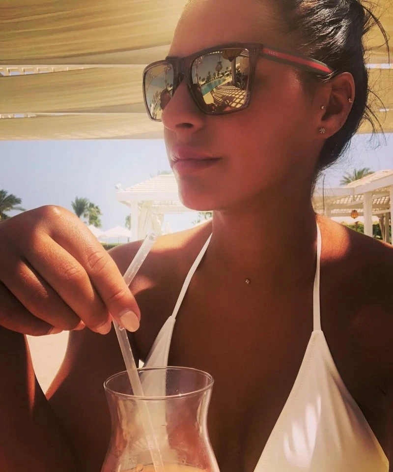 Sun-Kissed Summer Beauties: Hot Babes Showing Off Tanned Bodies