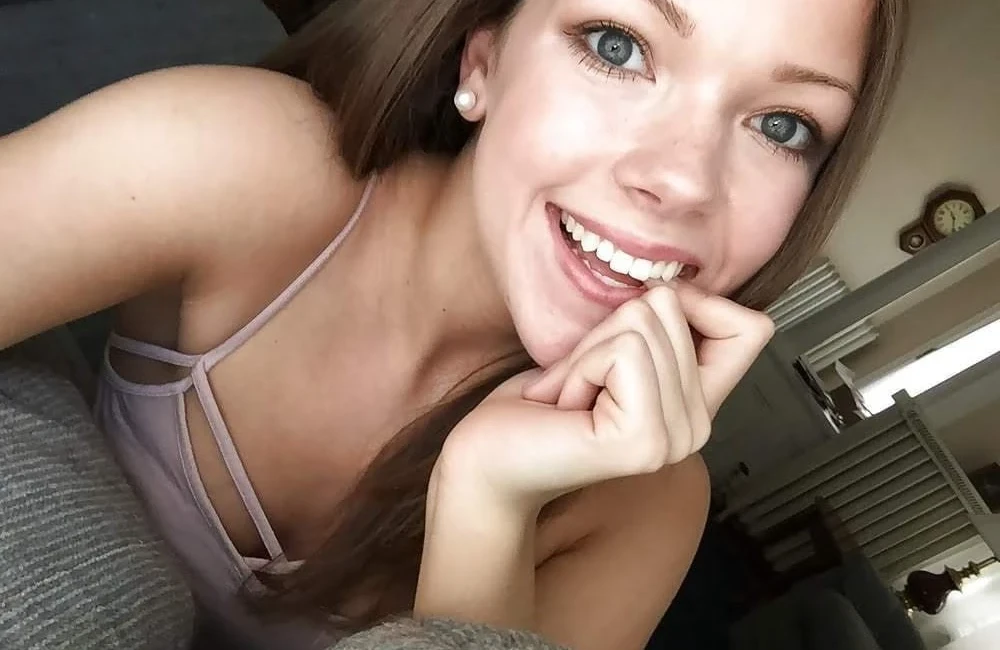 Julia-Julia Sucks and Fucks: Hardcore Blowjob and Sex Action