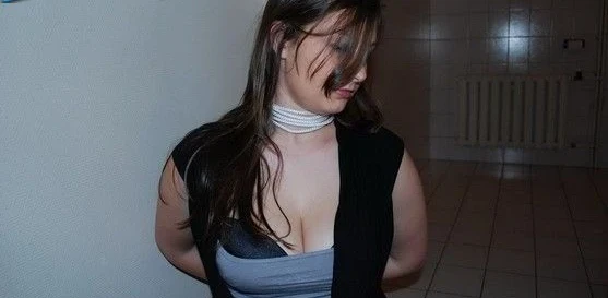 Passionate Bondage Enthusiast: Seductive Ties and Sensual Play