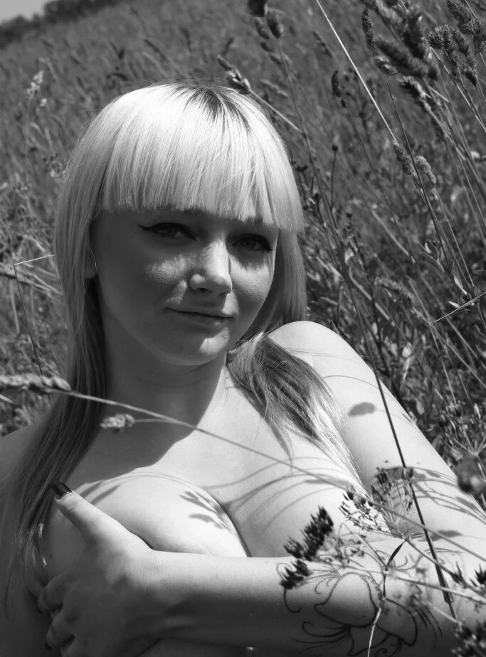 Curvy Babes Olya and Nastya Fuck Friend - Hot Threesome Action