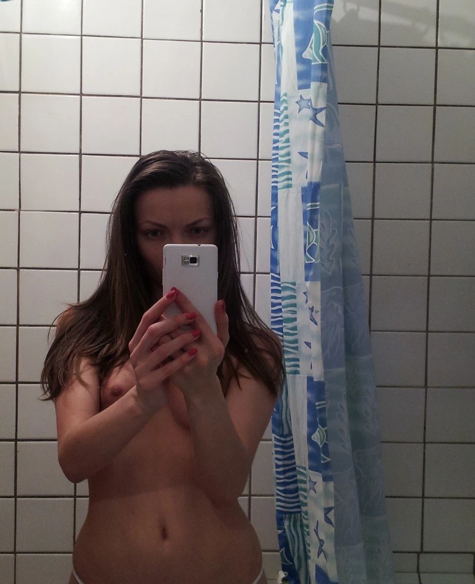 Hot babe sells her homemade porn for cash - XXX money exchange sex tape
