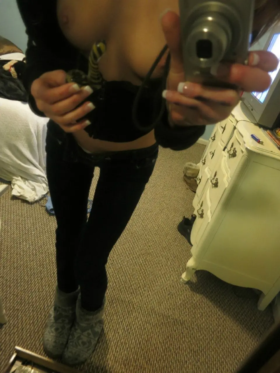 Stunning Nude Cutie's Selfie: Explicit Beauty and Sensuality