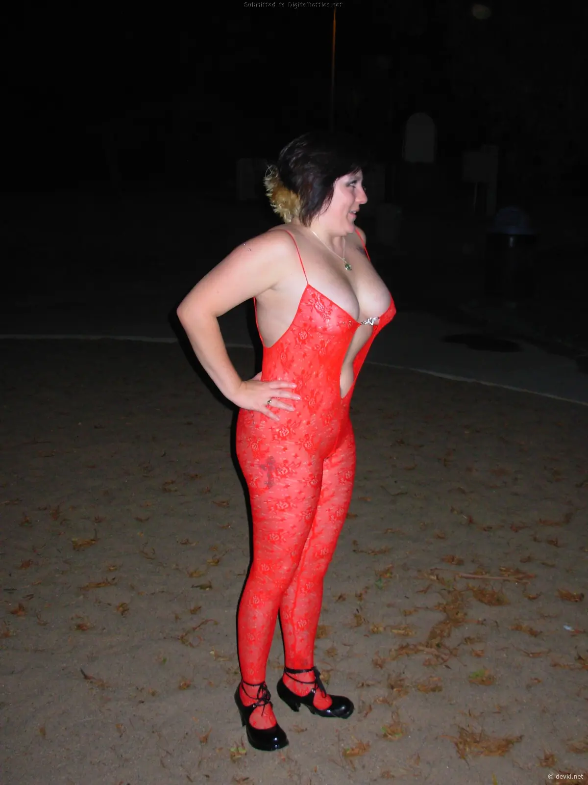 Mature Slut Flaunts Herself: Explicit and Provocative Photo of a Seductive Woman