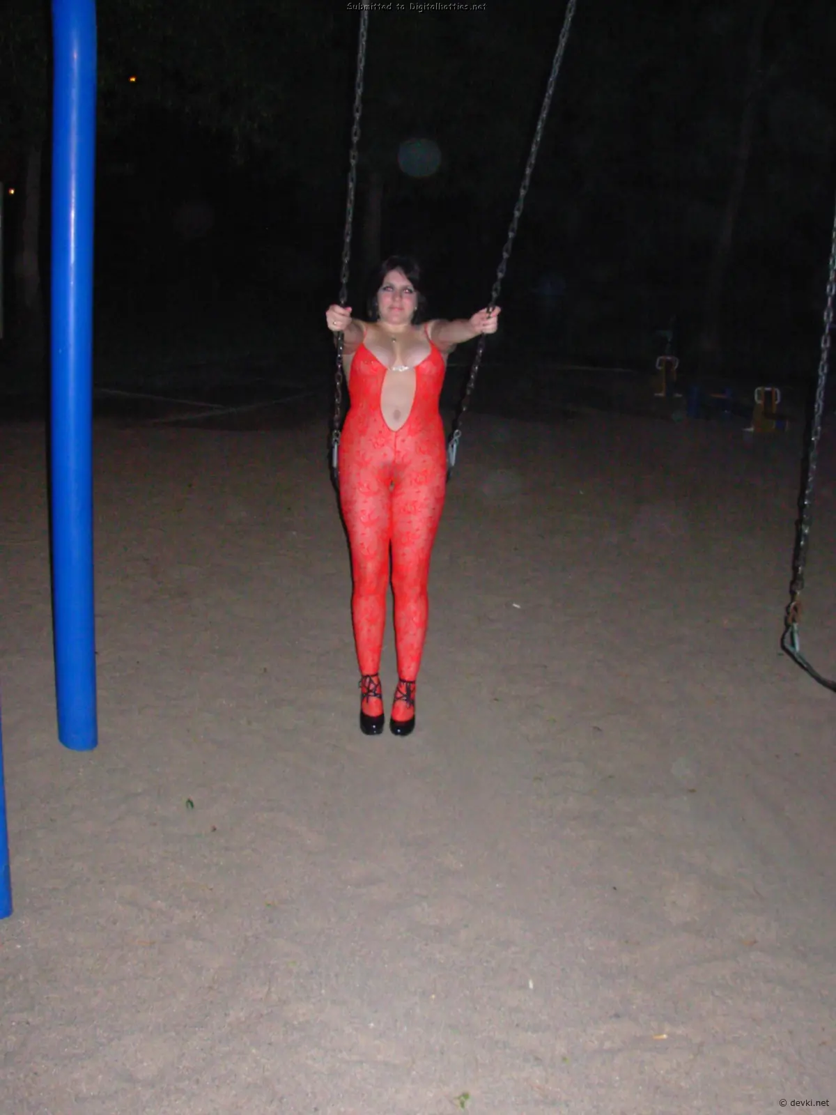 Mature Slut Flaunts Herself: Explicit and Provocative Photo of a Seductive Woman