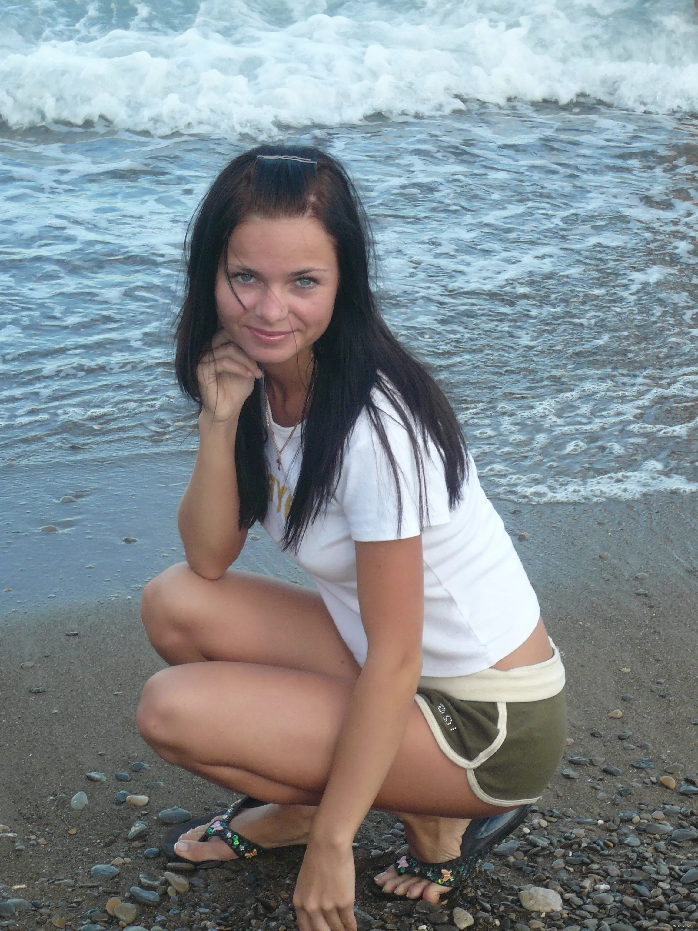 Explicit Boobs Flashing: Hot Girl Showing Her Tits in Public