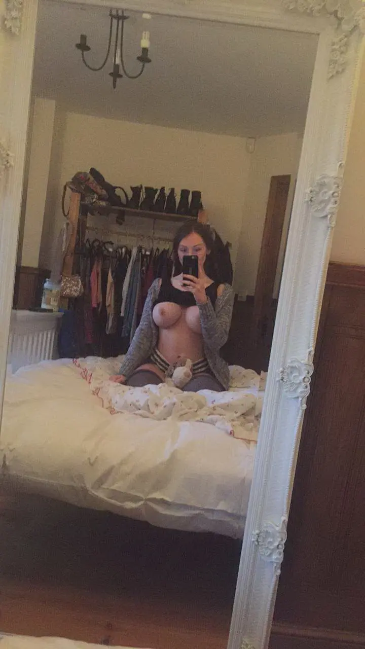 Big Tits Babe: Explicit Busty Girl Photo
