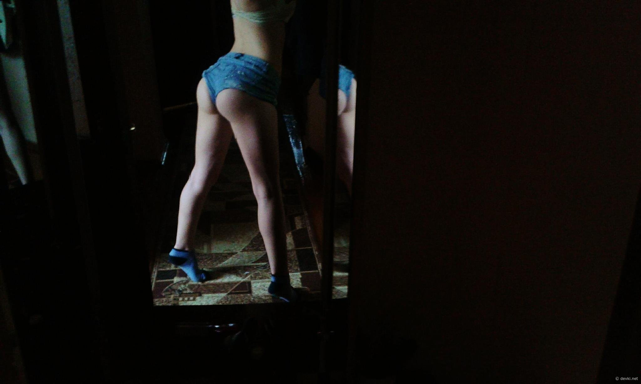 Russian Blonde Shows Off Hot Nude Homemade Pics