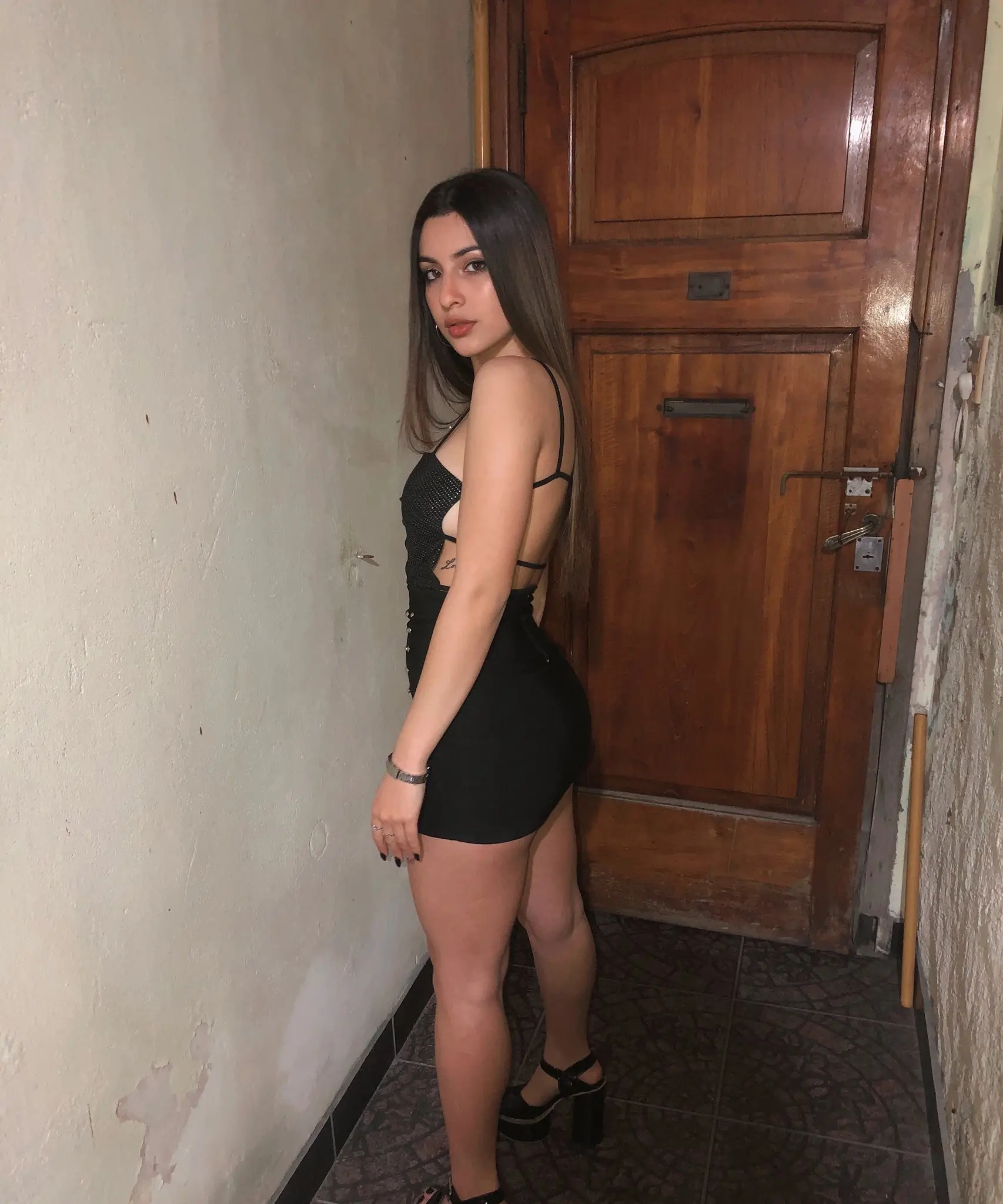 Stunning Beauty with a Fabulous Booty - Hot Babe with Gorgeous Ass