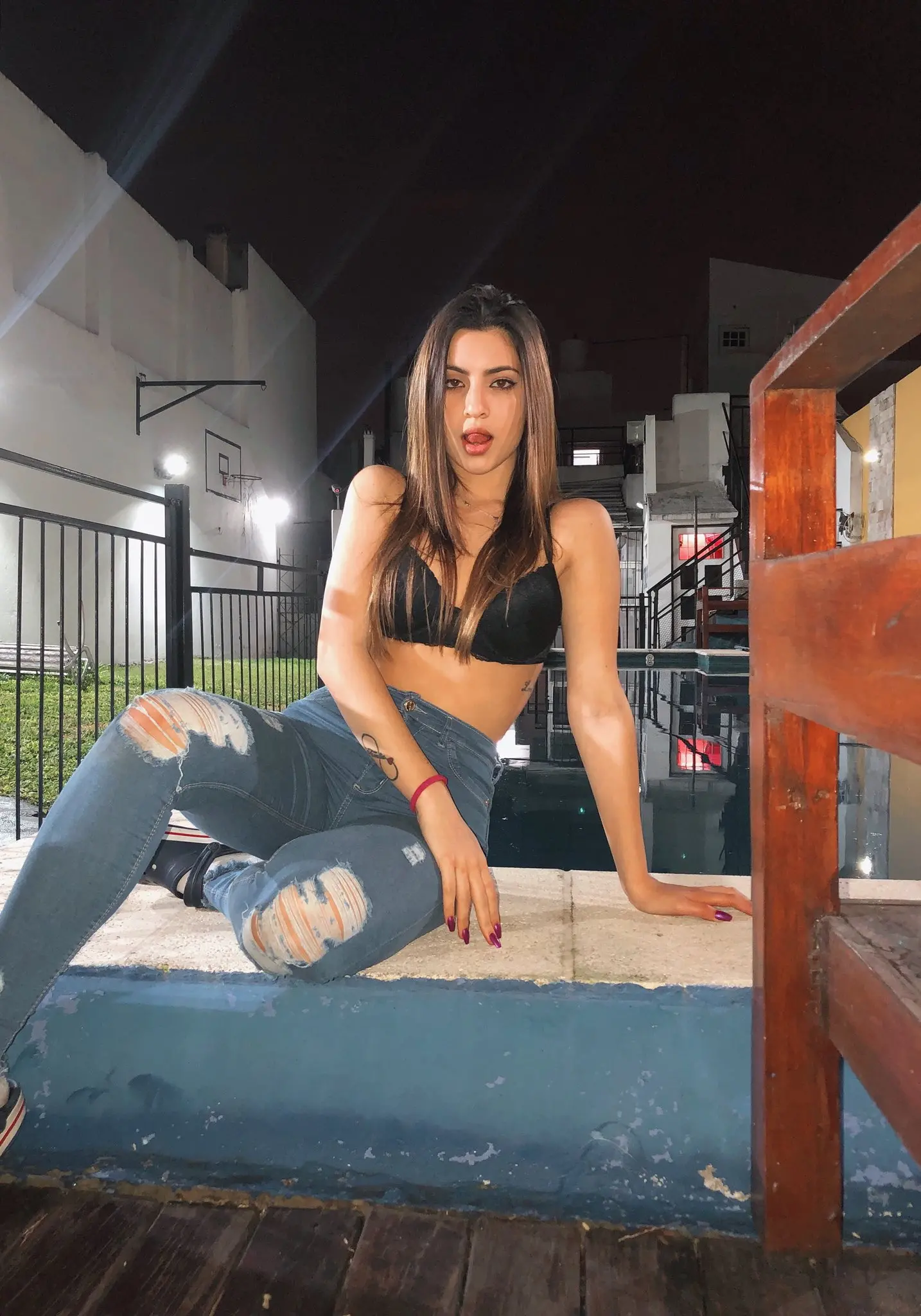 Stunning Beauty with a Fabulous Booty - Hot Babe with Gorgeous Ass