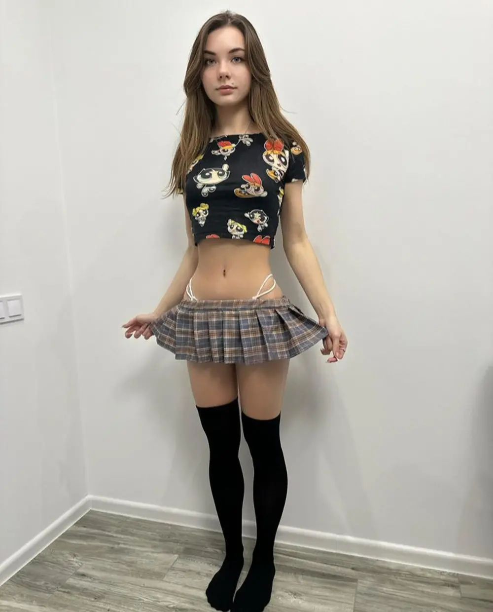 Sexy Babe Poses in Tight Butt Leggings: Hot and Explicit Photoshoot