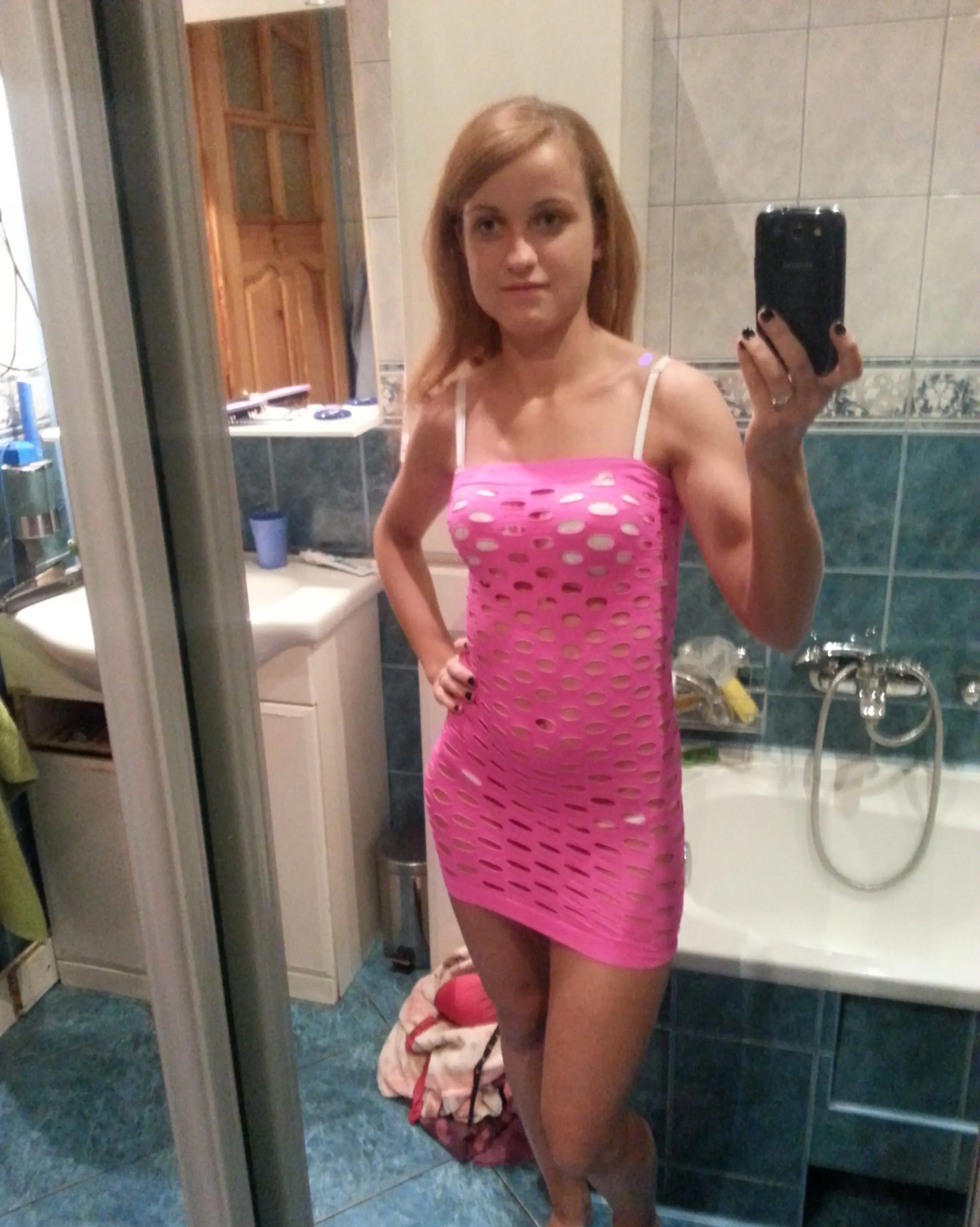 Seductive amateur snaps sexy boob pics - Explicit and Direct!