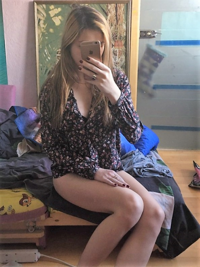 Topless Young Blonde in Intimate Home Photos: Explicit Nude Shots