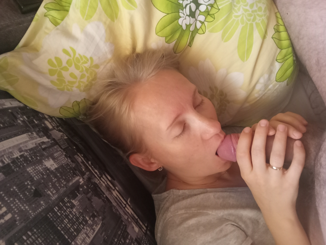 Woman passionately kisses lover's cock and gets impaled on his dick