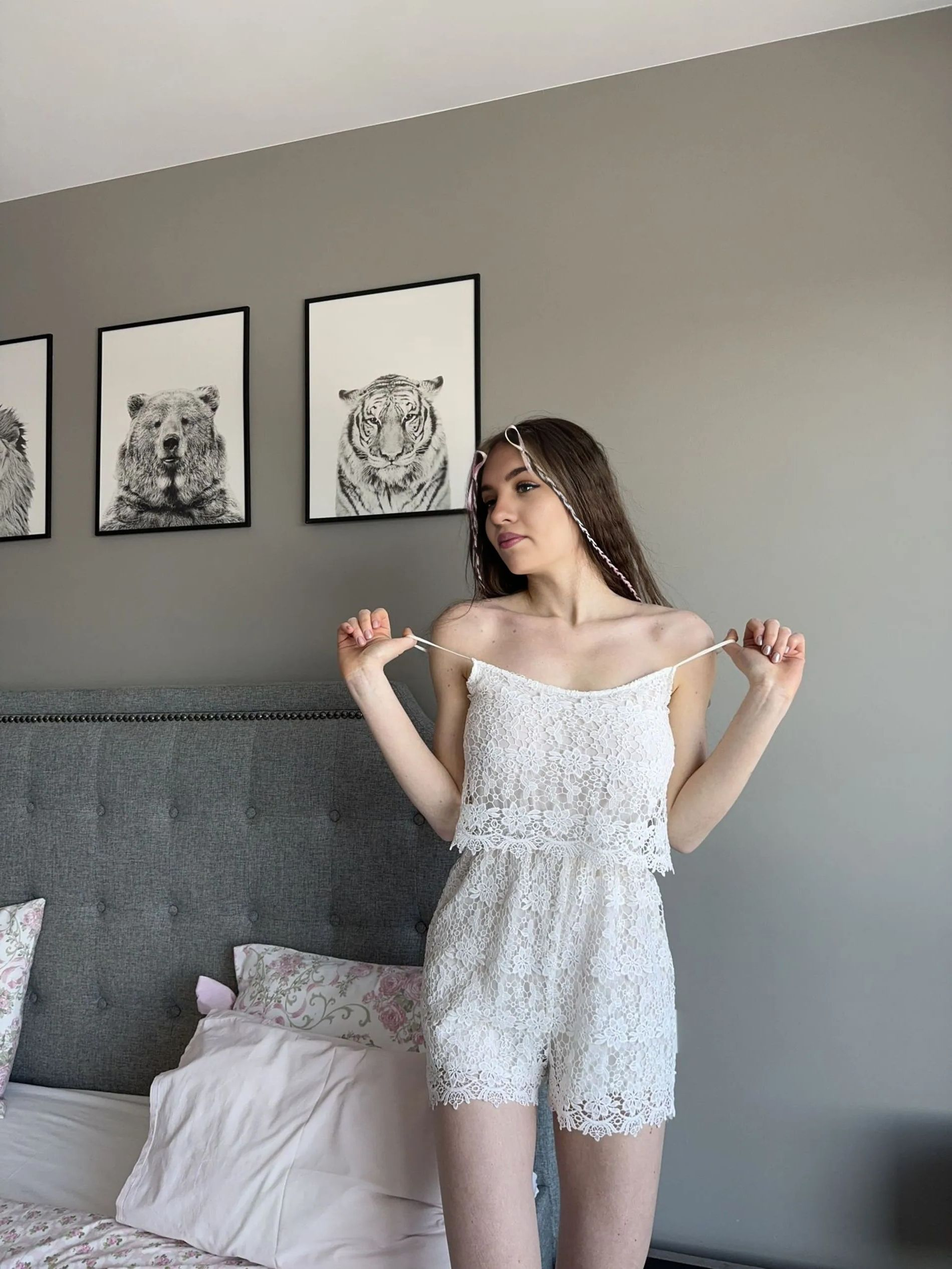 Slender Beauty with Shaved Pussy and Great Tits