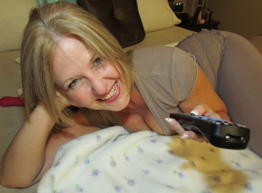 Hot MILF in Her Prime Poses Naked - Seductive Mature Woman Exposed