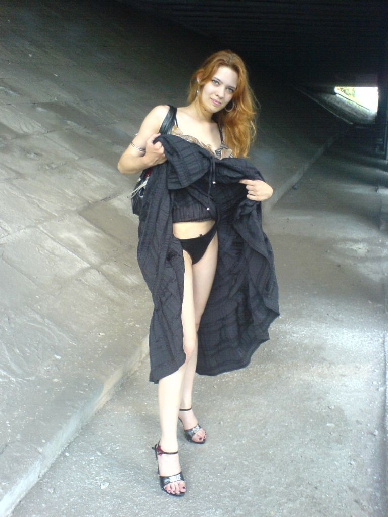 Stunning Redhead Girl Displays Hairy Pussy