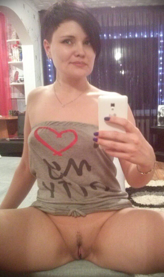Mature Naked Woman Taking Explicit Selfie - Hot and Sexy Adult Female Exposed