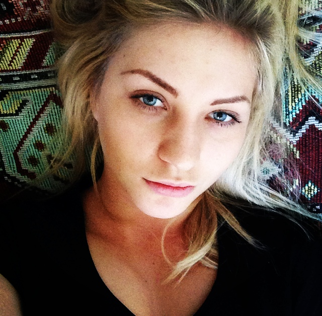 Private Photos: One Girl Showing Pussy
