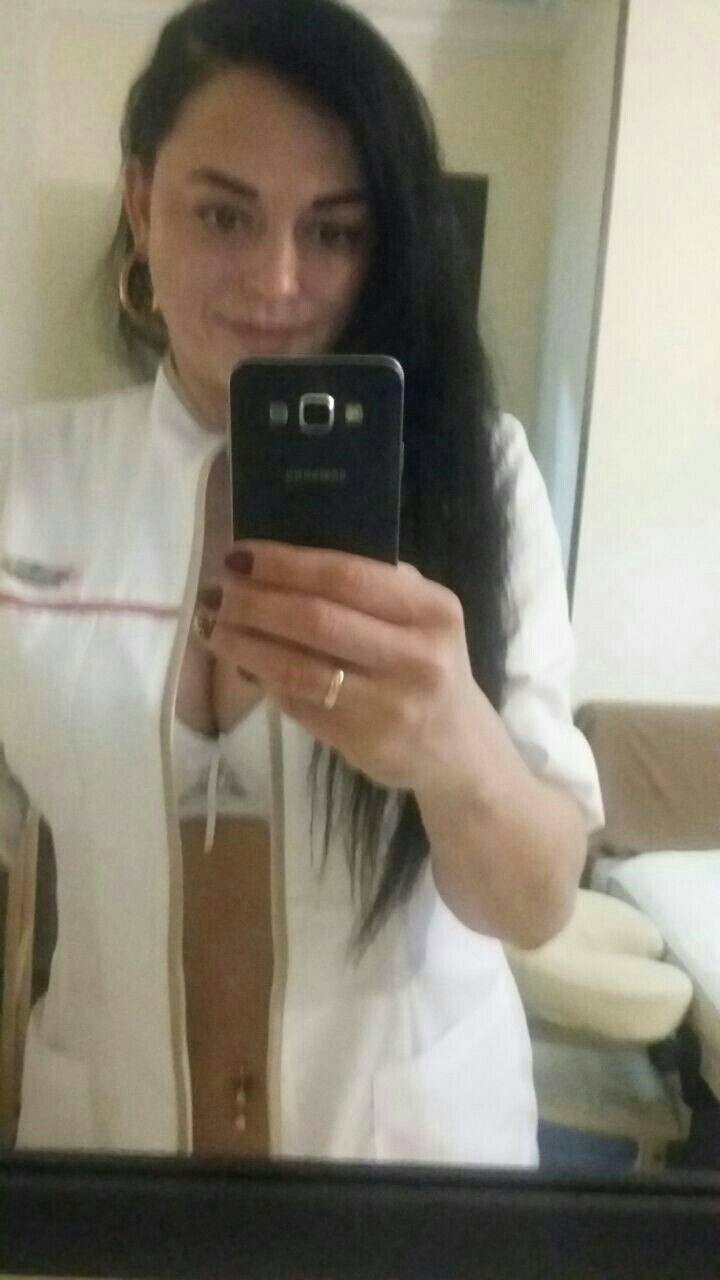 Mature Brunette MILF's Intimate Photo Album: Explicit and Bold Content