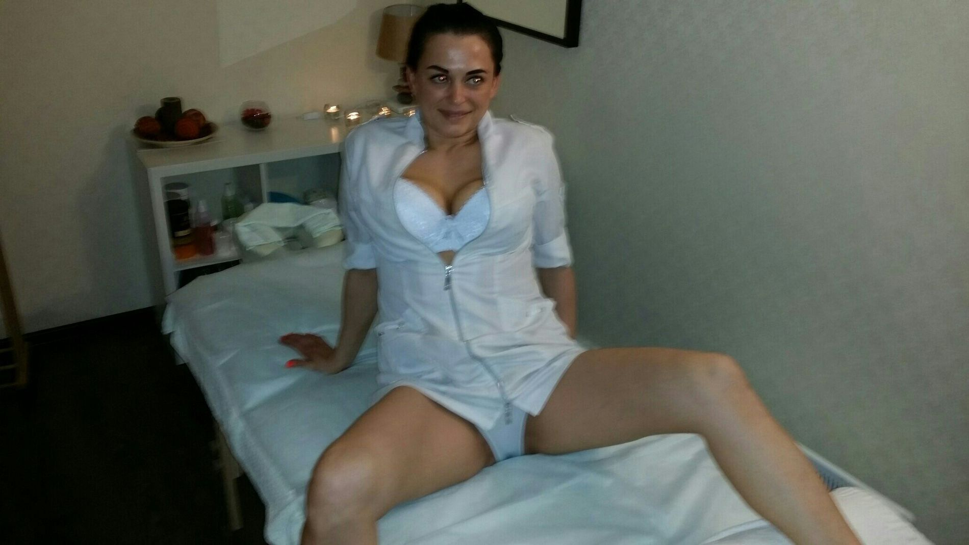 Mature Brunette MILF's Intimate Photo Album: Explicit and Bold Content