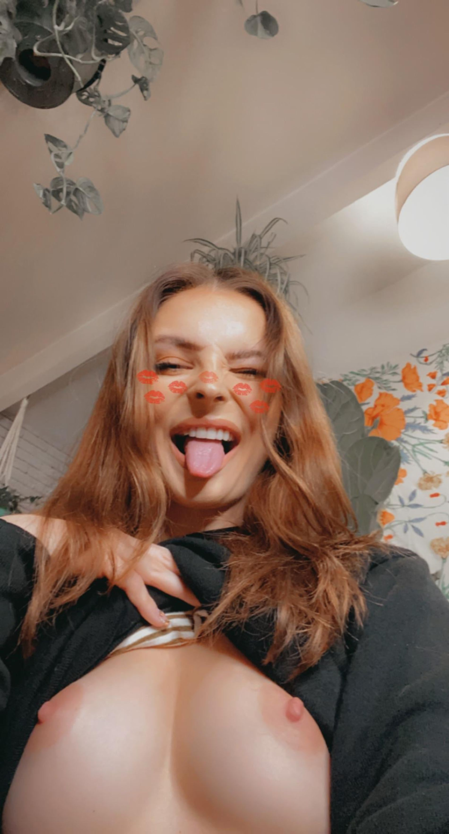 Naked Woman Photos: Hot Shots Online