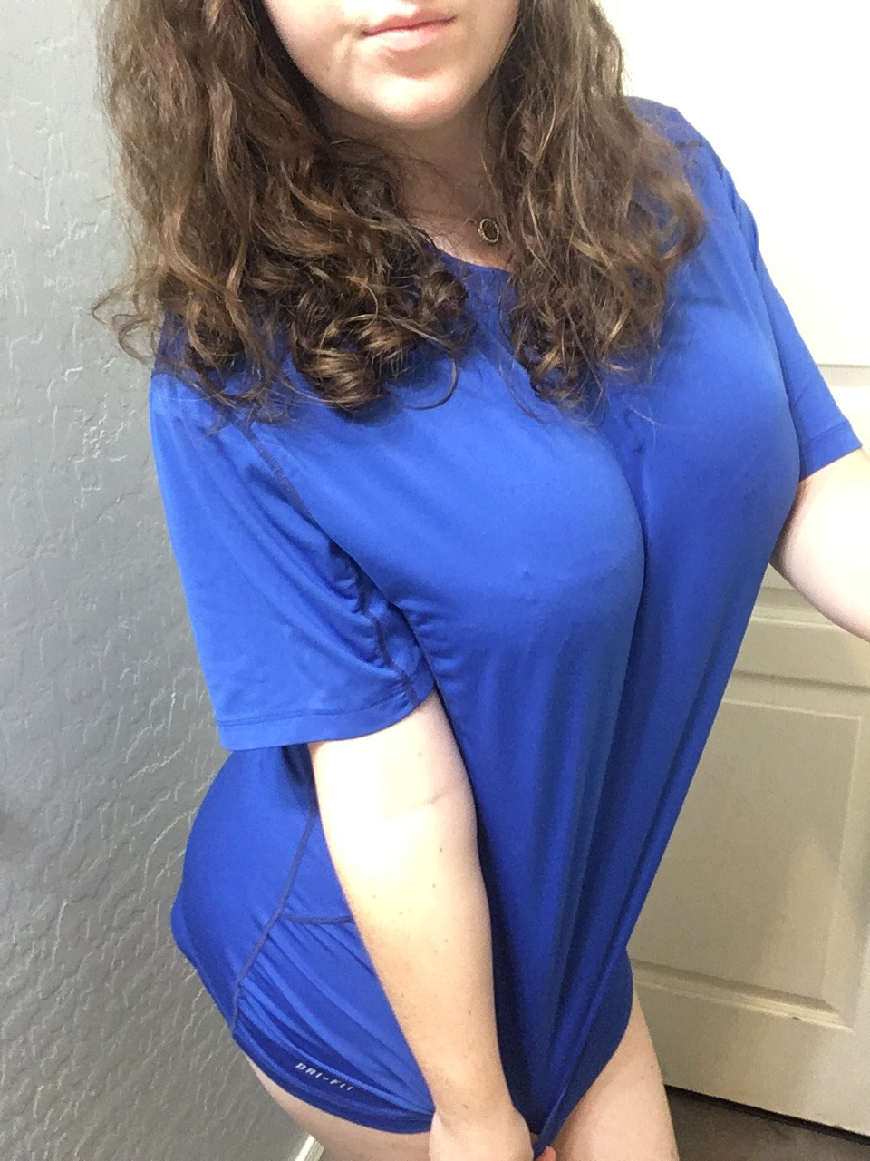 Free Amateur Erotica with Naked Woman: Juicy Curves and Big Tits