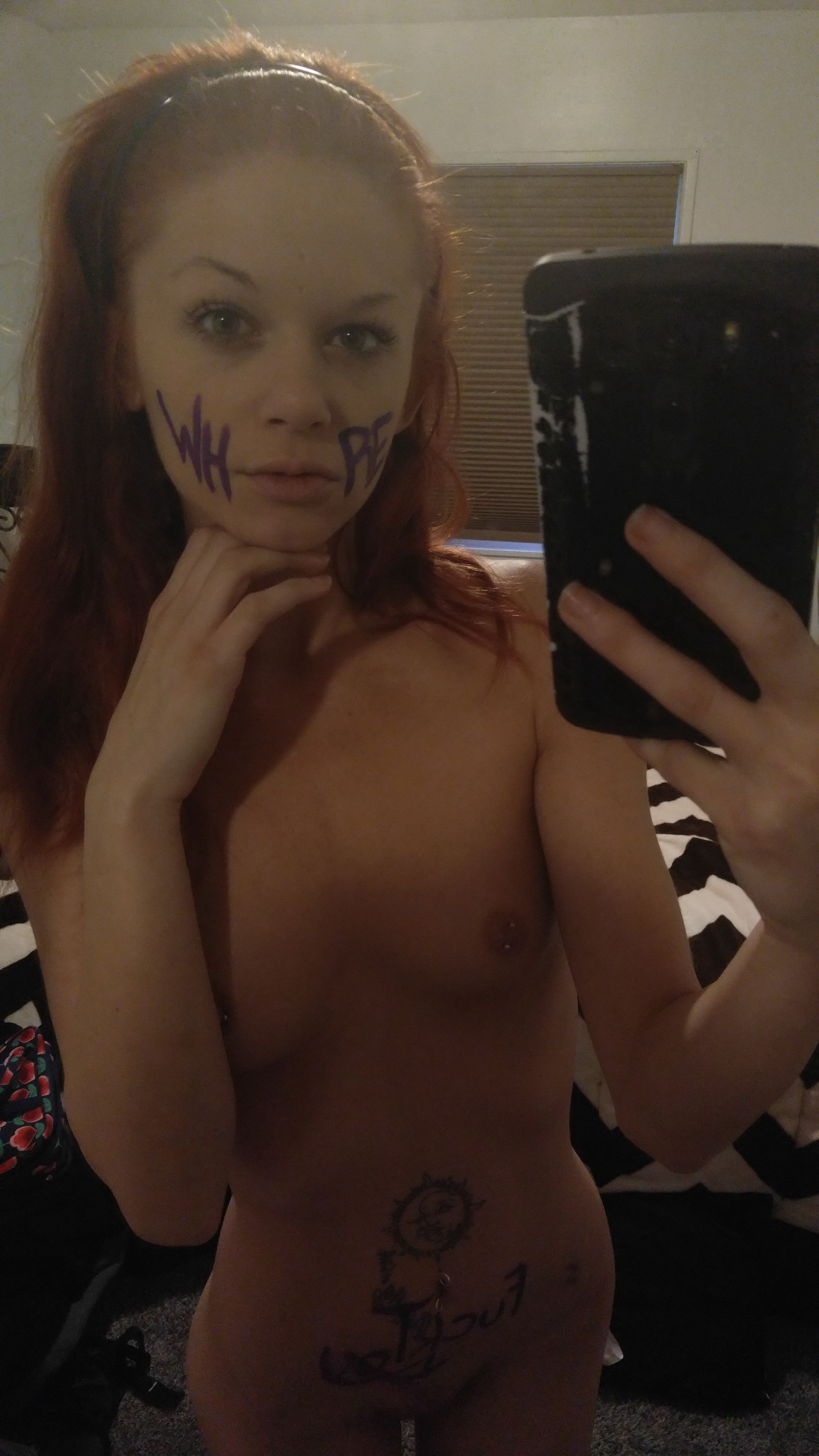 Naked Girl in Sexy Poses Private Erotic Photos Online 18+