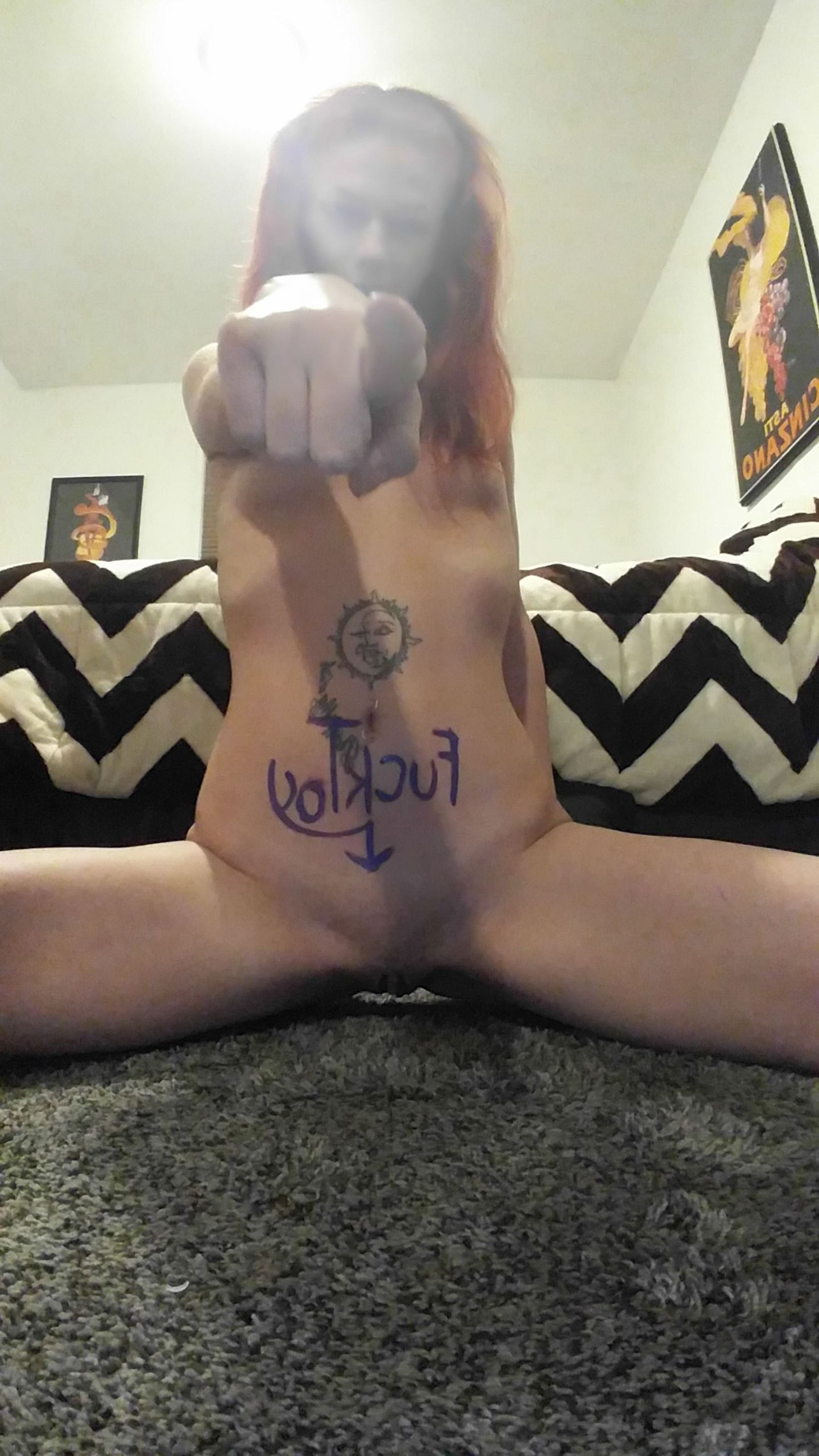 Naked Girl in Sexy Poses Private Erotic Photos Online 18+