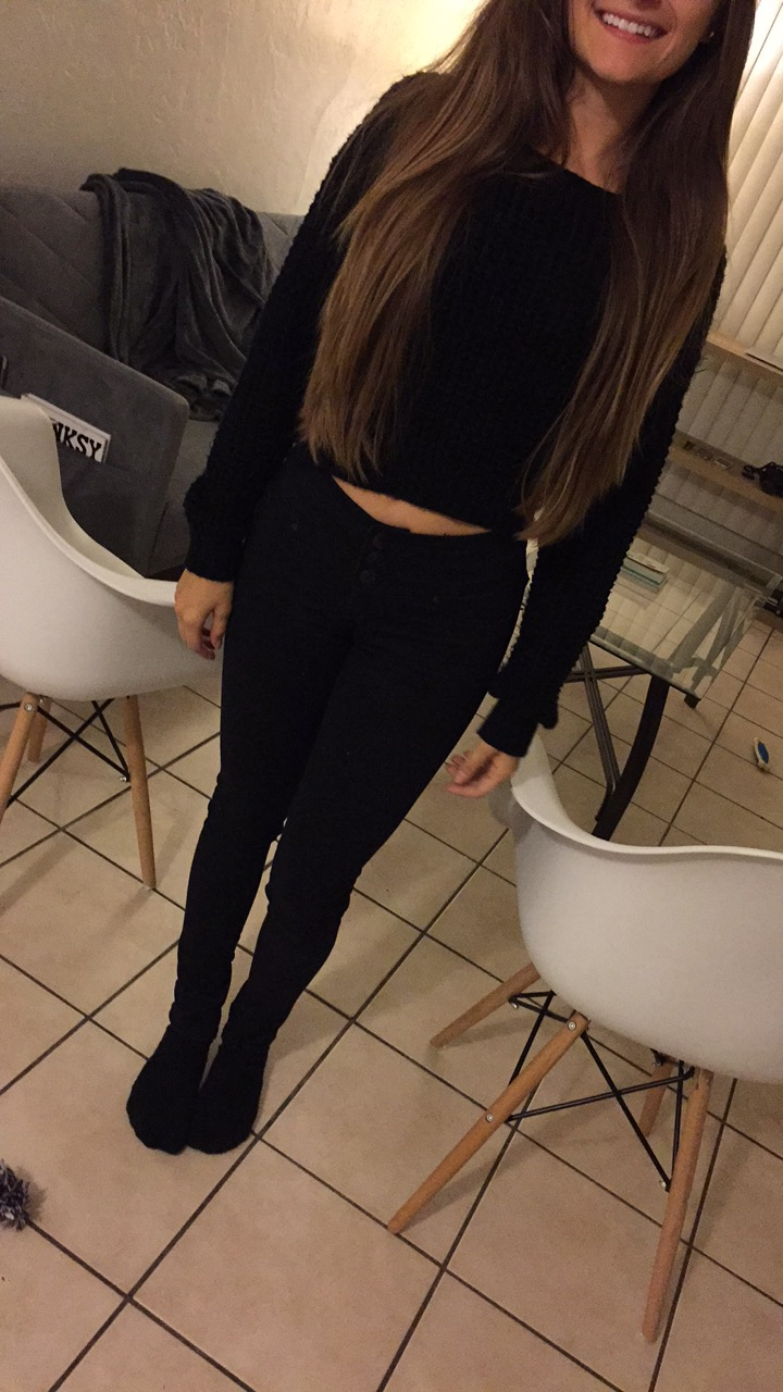 Sexy Girl in Erotic Photo: Naked Beauty with Bold Poses Online 18+ – photo 1