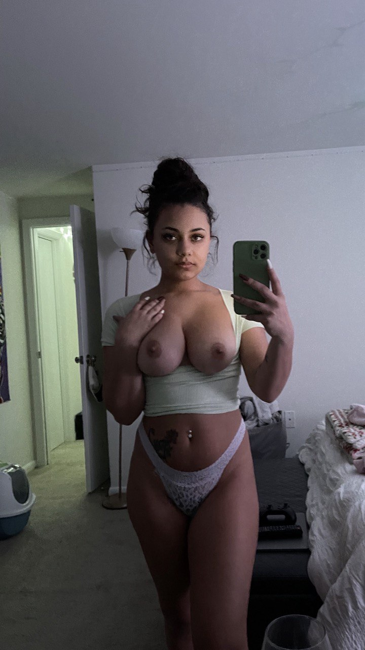 Seductive Babe Exposing Sexy Legs and Hot Ass in Intimate Shots