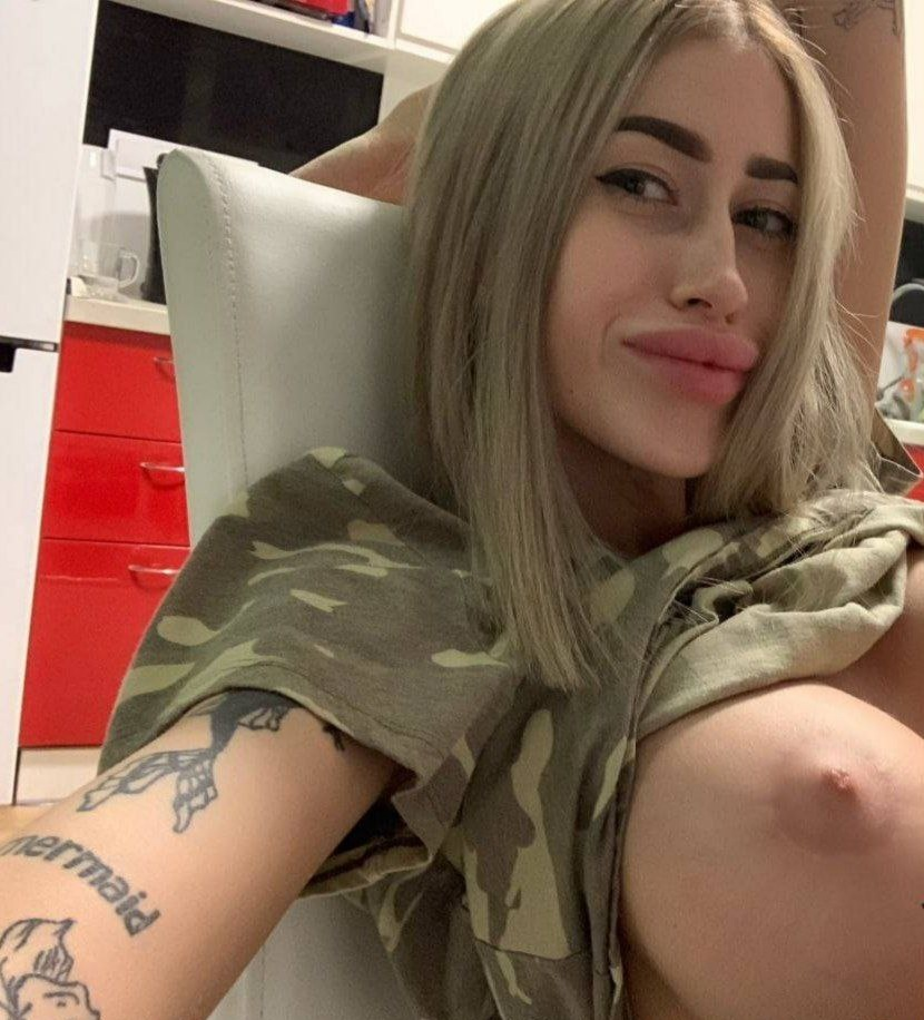 Amateur Erotic with Naked Babe: Exciting Tits and Spicy Pussy 18+ – photo 1