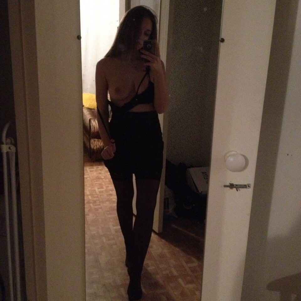 Naked Beauty Awakens Passion: Free Online Erotic Photos with Alluring Ass and Tits