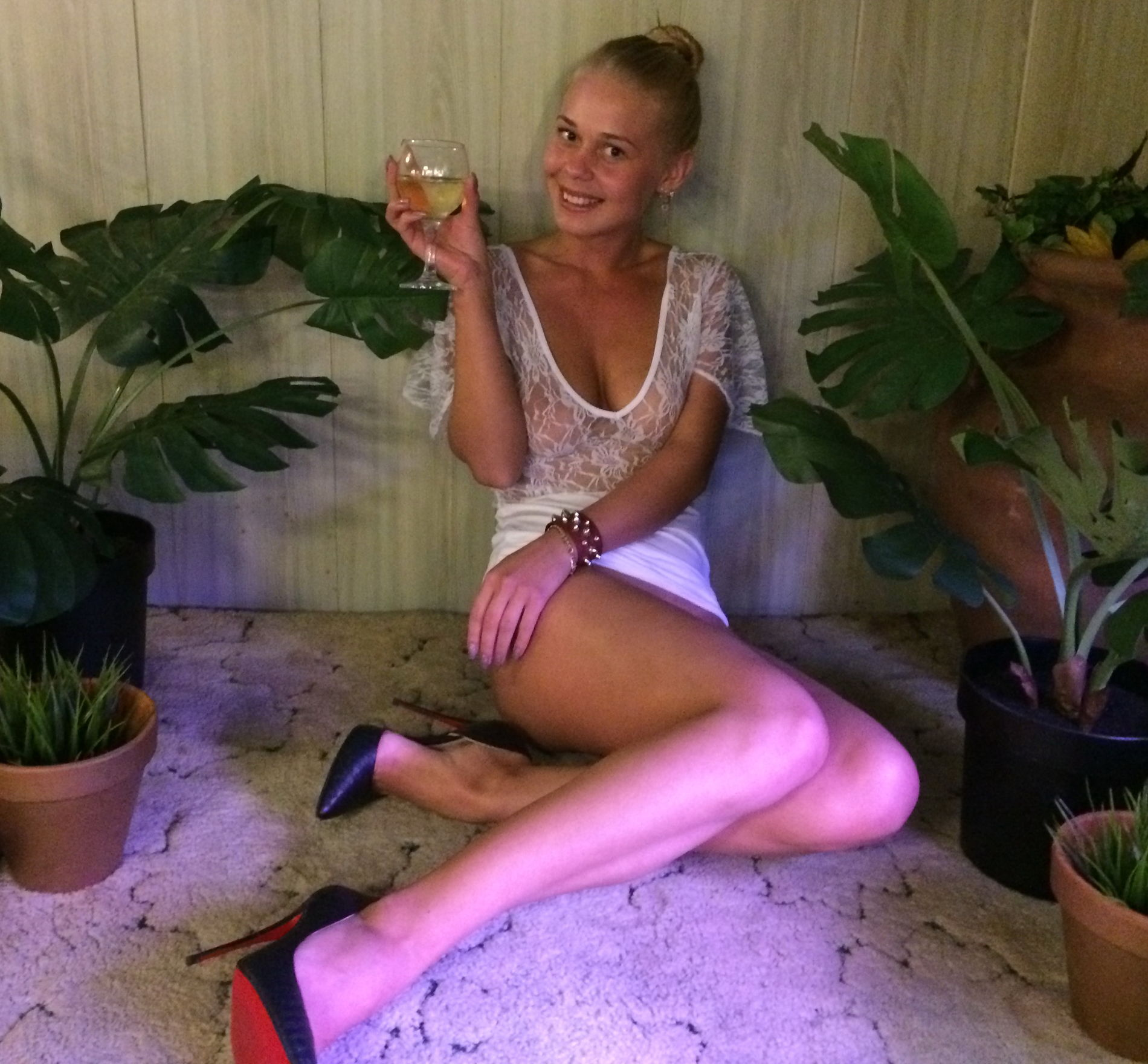 Sensual Girl's Intimate Photos: Sexy Pussy and Beautiful Ass in Revealing Angles