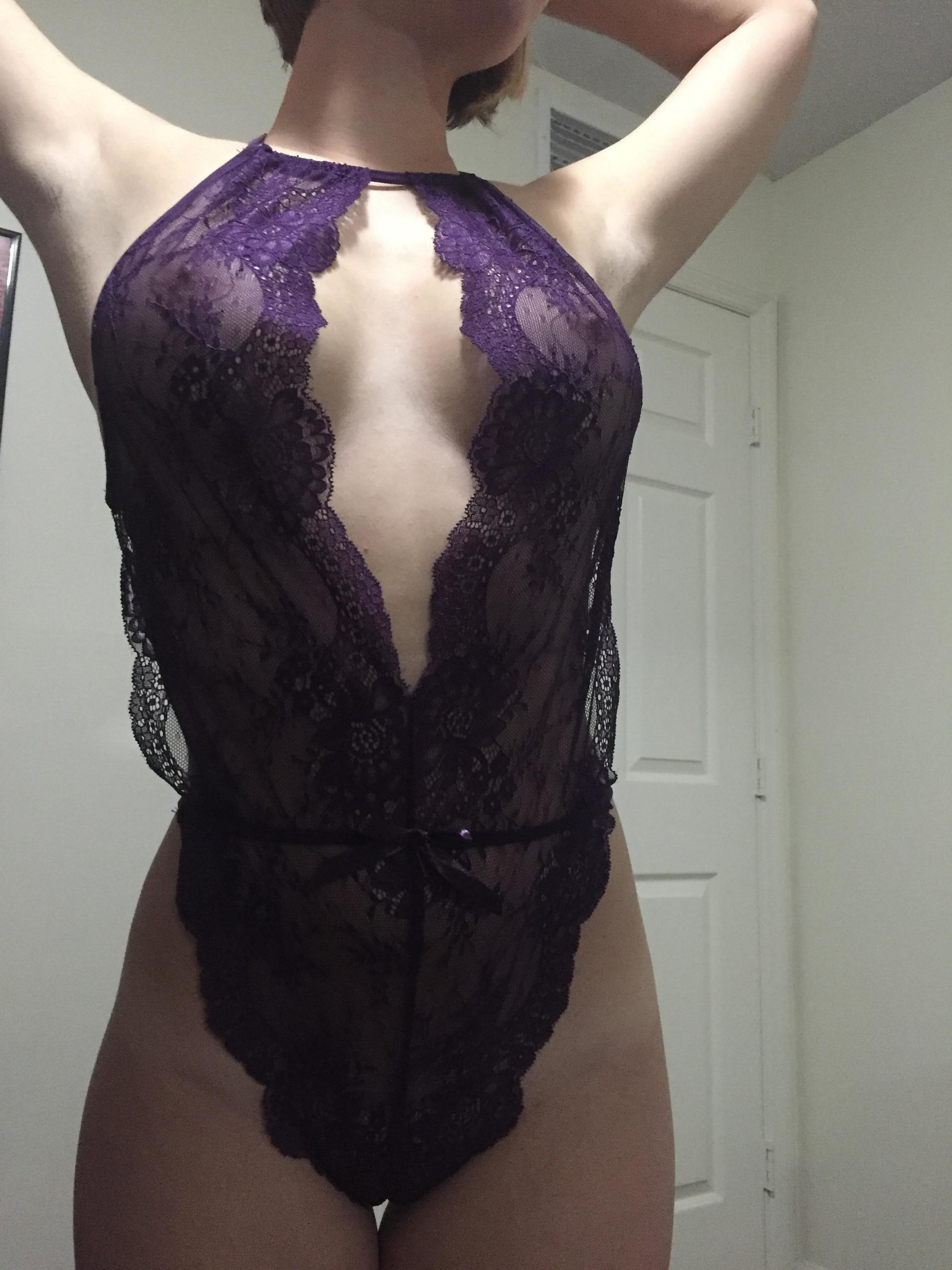 Sexy Girl in Erotic Photos: Naked Body with Arousing Pussy Online 18+ – photo 1