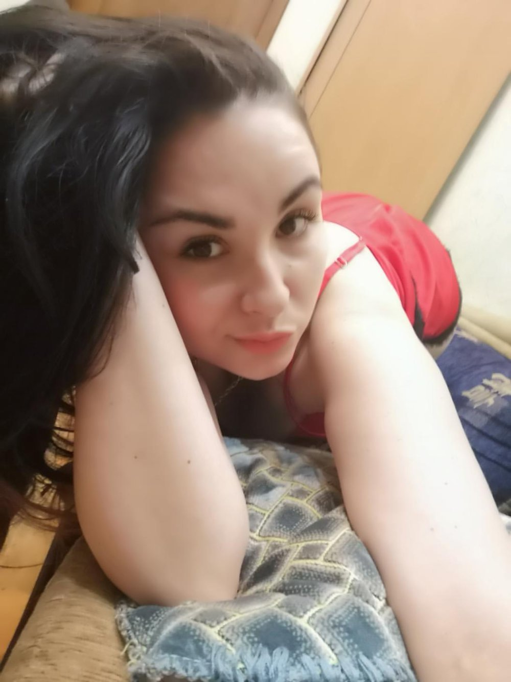 Hot MILF flaunts amazing tits and juicy pussy for explicit photoshoot – photo 3