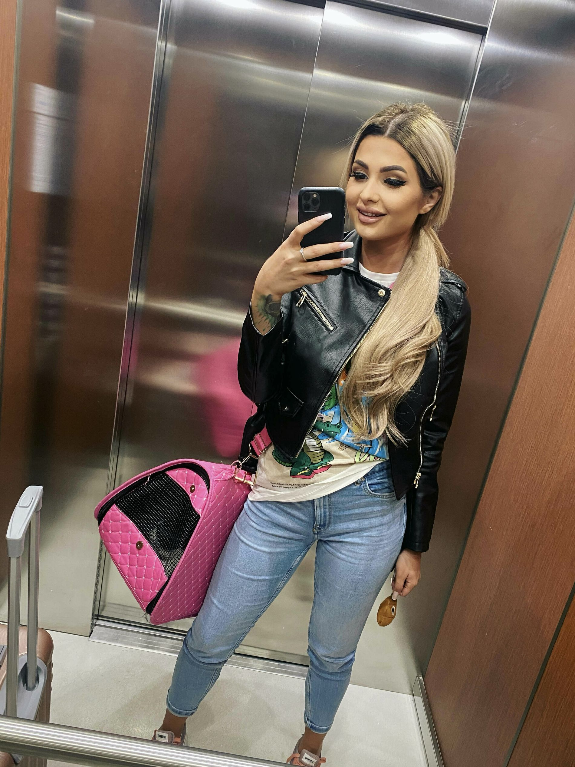 Wild Girl's Nude Ass and Pussy Stuffed with Cock in Explicit Porn Pics